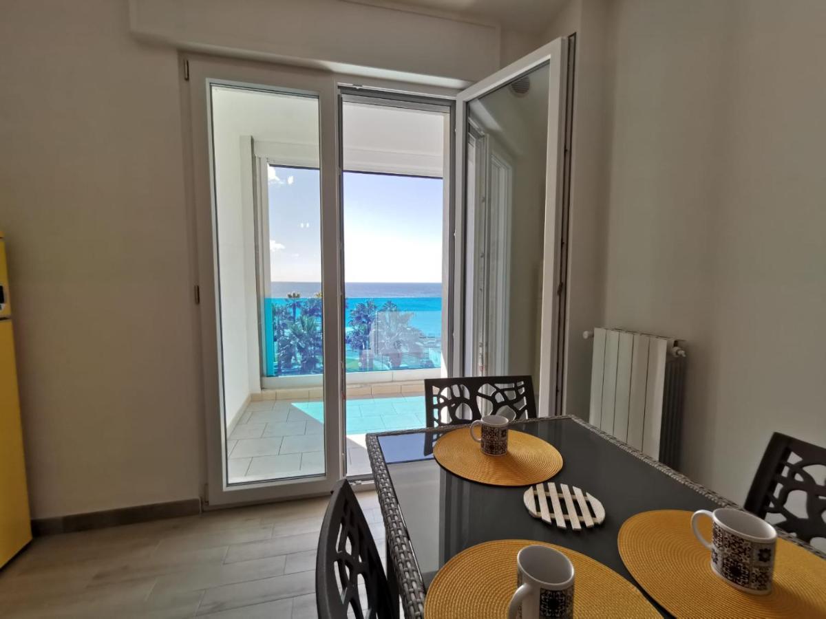 Appartamento Delfino Fronte Mare By Salentoville Gallipoli Exterior photo